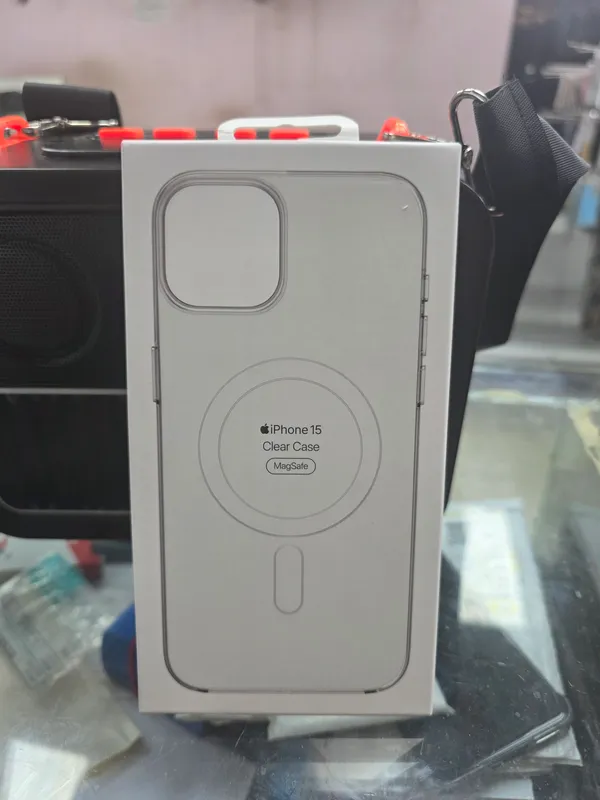 Cover_World_Clear_Polycarbonate_Magsafe_Back_Cover_For_Iphone_15