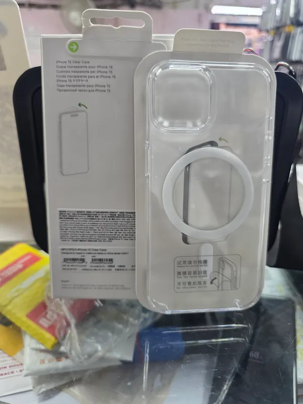Cover_World_Clear_Polycarbonate_Magsafe_Back_Cover_For_Iphone_15