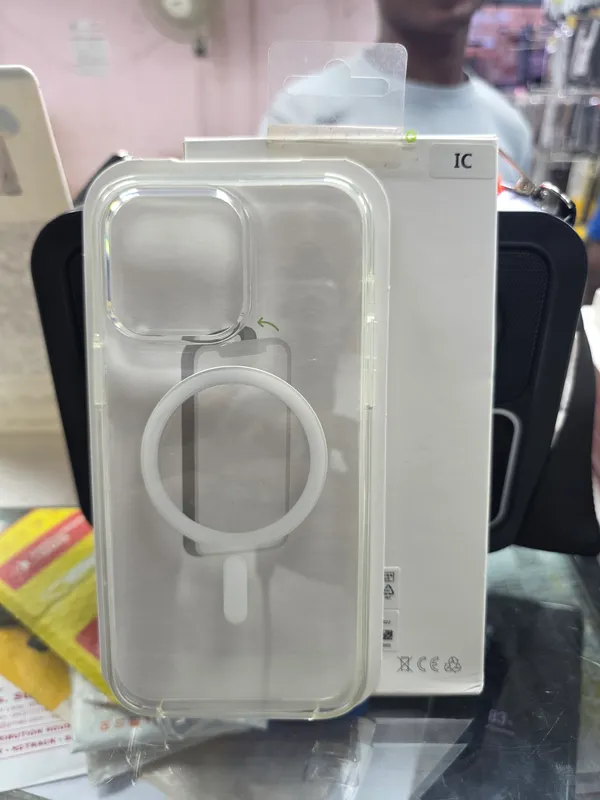 Cover_World_Clear_Polycarbonate_Magsafe_Back_Cover_For_Iphone_14