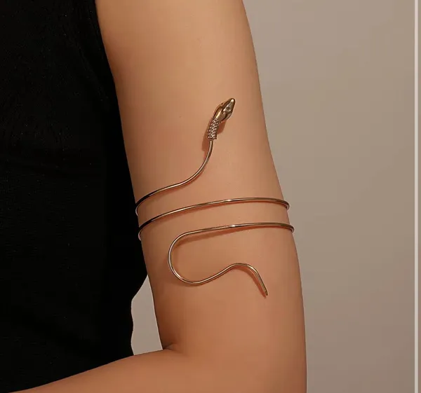Rose_Gold_Anti_Tarnish_Stainless_Steel_Arm_Cuff_Bracelet_and_a_Heart_Pendant_For_Women