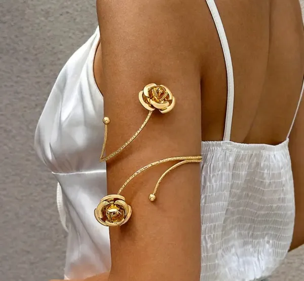 Gold_Plated_Anti_Tarnish_Stainless_Steel_Arm_Cuff_Bracelet_and_a_Heart_Shaped_Pendent_For_Women