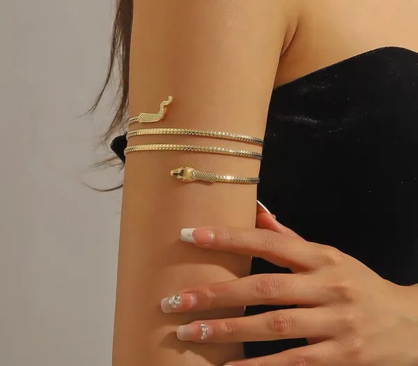 Gold_Plated_Anti_Tarnish_Stainless_Steel_Arm_Bracelet__and_a_Heart_Shaped_Pendent_For_Women