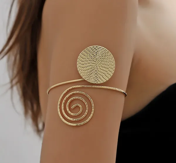 Gold_Plated_Anti_Tarnish_Stainless_Steel_Armlet_Bracelet_and_a_Heart_Shaped_Pendent_For_Women