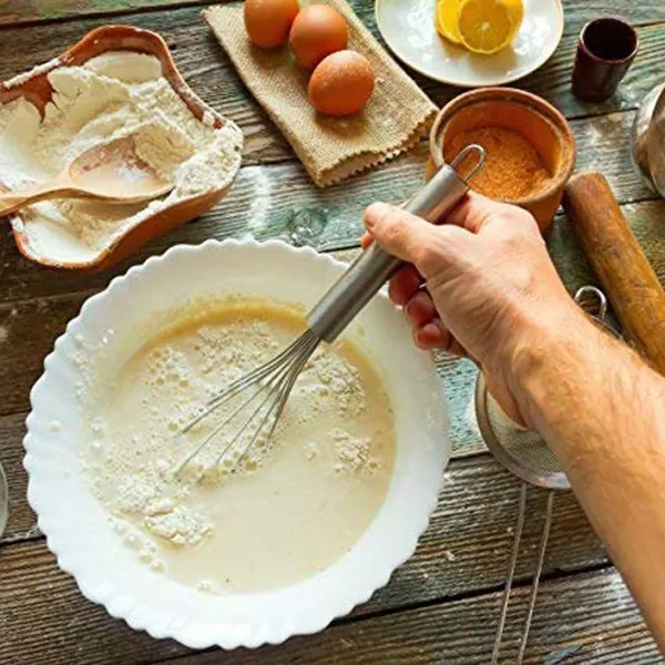 Silver_Stainless_Steel_Premium_Kitchen_Whisk_And_Egg_Beater_For_Kitchen