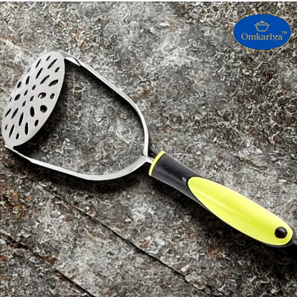 Silver_Stainless_Steel_Premium_Potato_Masher_And_Crusher_For_Kitchen