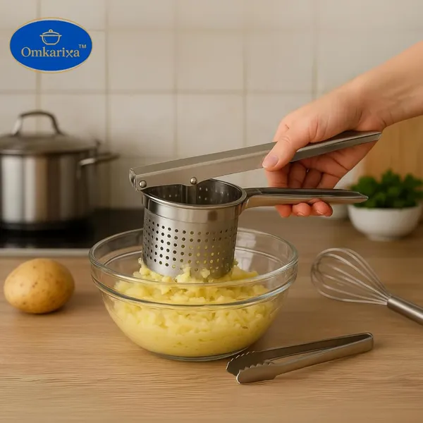 Silver_Stainless_Steel_Premium_Potato_Masher_And_Crusher_For_Kitchen