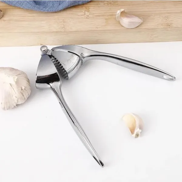 Silver_Stainless_Steel_Premium_Garlic_Press_For_Kitchen