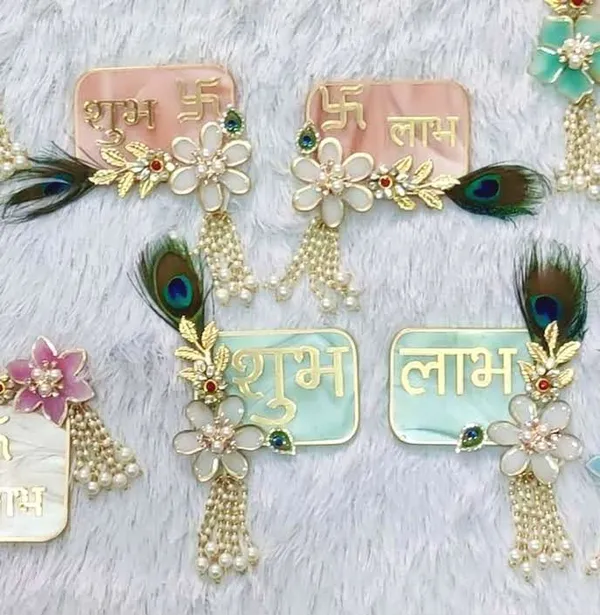 Decorative_Shubh_Labh_Resin_Wall_Hanging_Set_With_Peacock_Feathers_And_Floral_Embellishments