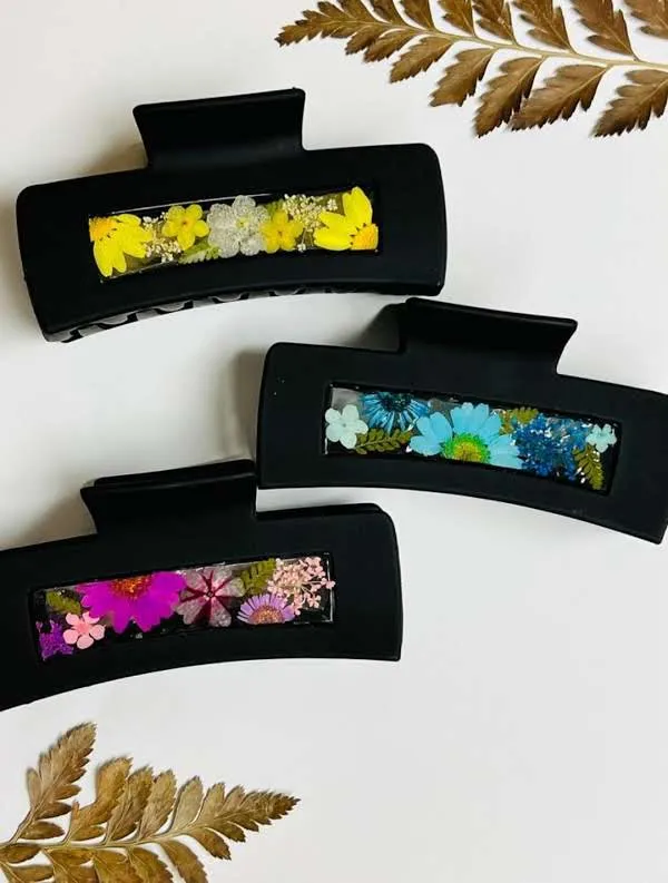 Handmade_Dried_Flower_Hair_Clip_Set_-_Black_Resin_Barrettes