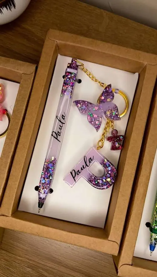 Personalized_Purple_Glitter_Resin_Pen_Gift_Butterfly_With_Alphabet_Keychain_Set