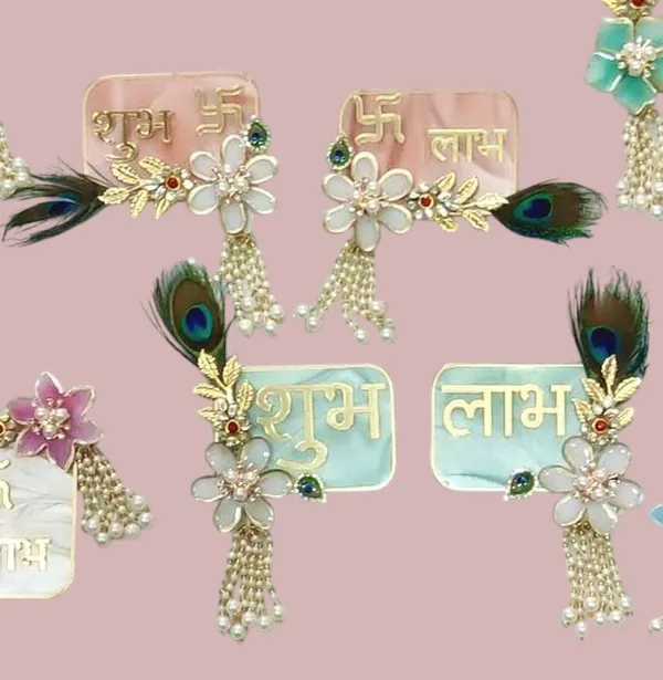 Decorative_Shubh_Labh_Resin_Wall_Hanging_Set_With_Peacock_Feathers_And_Floral_Embellishments