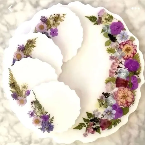 Decorative_Resin_Coaster,_Tray_Set_With_Pressed_Flowers_(Set_Of_5)