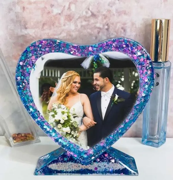 Glitter_Heart_Photo_Frame_With_Stand