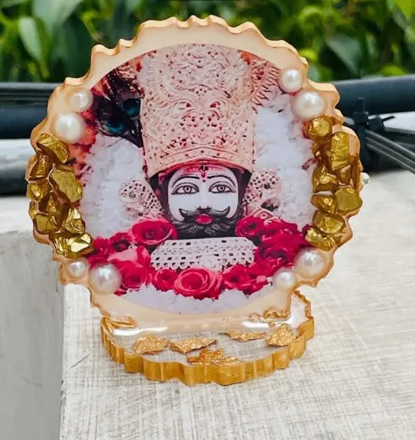 Decorative_Deshboard_Idol_Frame_With_Shyambaba_And_Pearl_Border