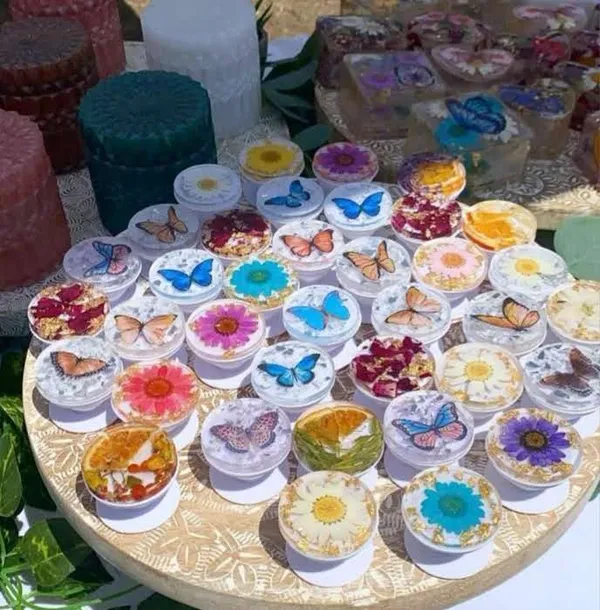 Mobile_Pop_Stocker_Decorative_Resin_With_Pressed_Flowers_And_Butterflies