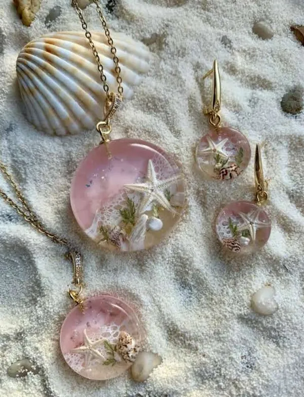 Resin_Beach-Themed_Jewelry_Set_-_Necklace_&_Earrings_With_Starfish_&_Shells