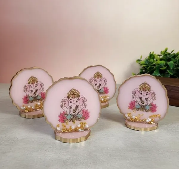 Handcrafted_Ganesha_Agate_Car_Dashboard_Idol
