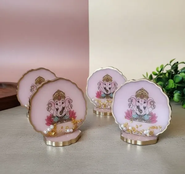 Handcrafted_Ganesha_Agate_Car_Dashboard_Idol