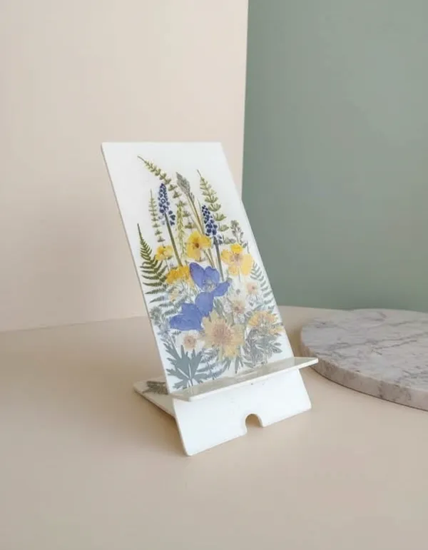 White_Phone_Stand_With_Pressed_Flower_Art_Design