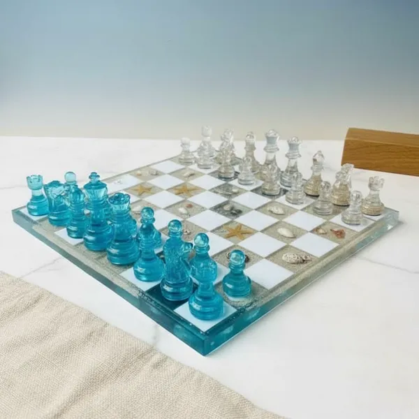 Beach_Theme_Glass_Chess_Set_With_Seashell_Decorative_Squares