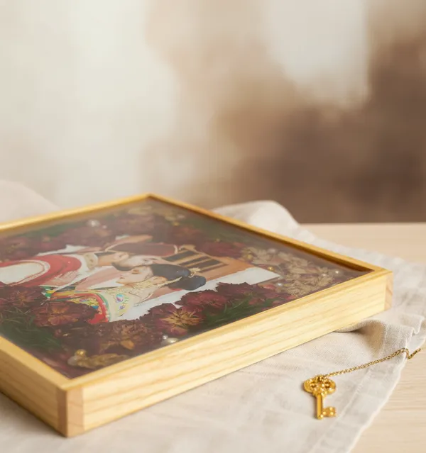Decorative_Led_Photo_Frame_With_Dried_Flowers_-_Wedding/Anniversary