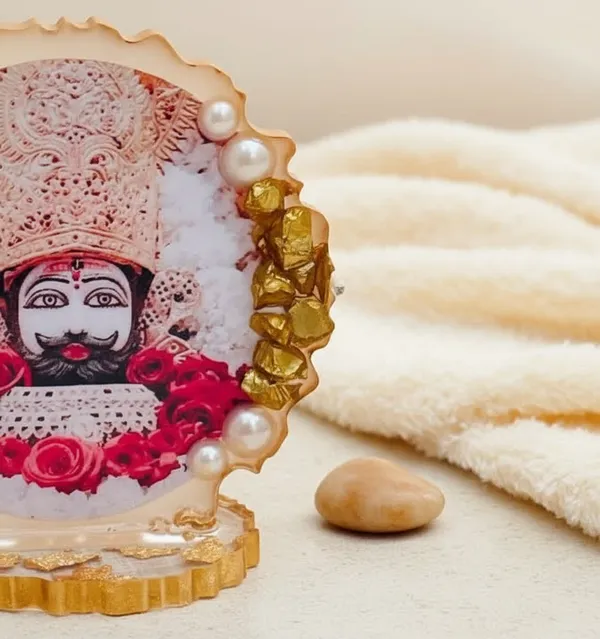 Decorative_Deshboard_Idol_Frame_With_Shyambaba_And_Pearl_Border