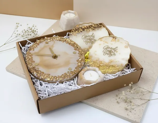 Decorative_Resin_Agate_Clock,_Coaster,_Tea_Light_Holder_Set_With_Gold_Detailing