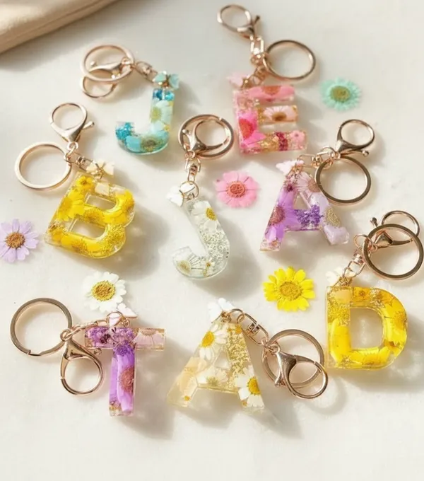 Resin_Letter_Keychains_With_Dried_Flowers_-_Personalized_Alphabet_Key_Rings