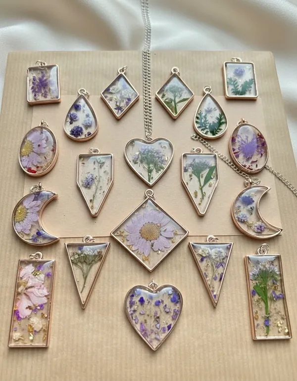 Pressed_Flower_Resin_Pendant_Collection_-_Assorted_Shapes_With_Real_Dried_Flowers