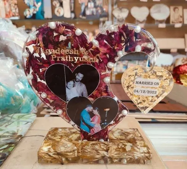 Personalized_Heart_Shape_Photo_Frame_With_Dried_Flowers_-_Wedding_Anniversary_Gift