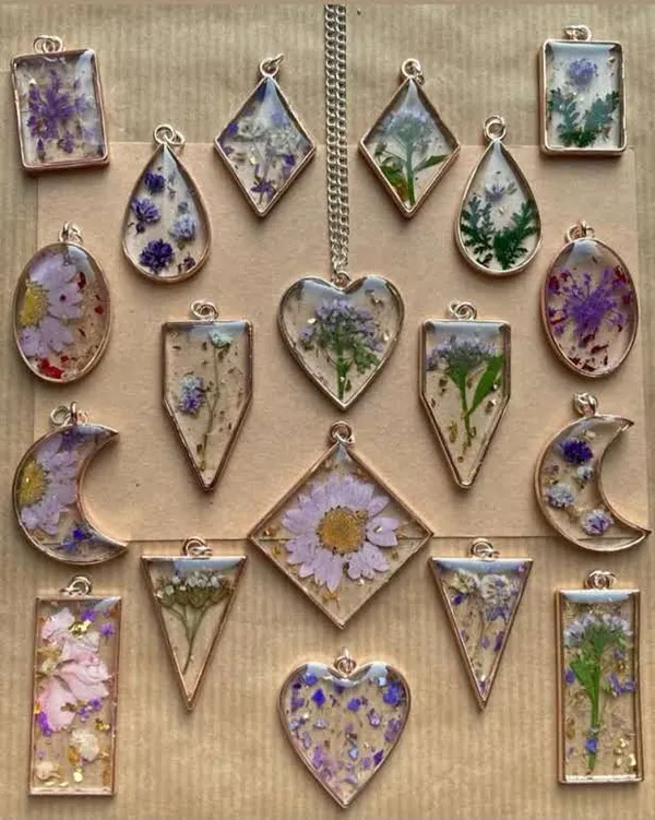 Pressed_Flower_Resin_Pendant_Collection_-_Assorted_Shapes_With_Real_Dried_Flowers