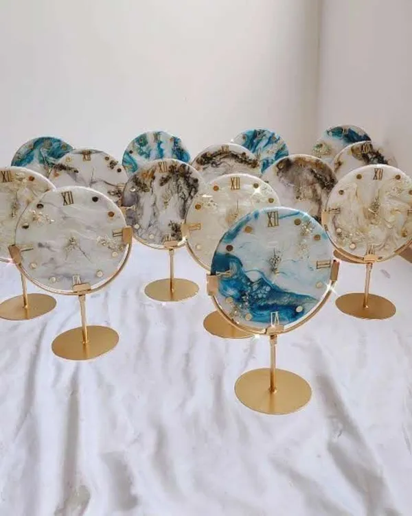 Resin_Art_Table_Clock_With_Gold_Stand