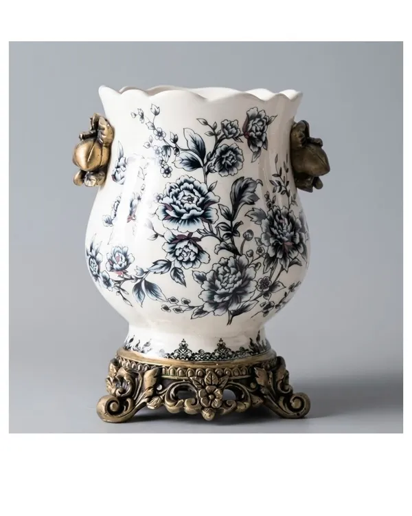 White_Ceramic_Classic_Floral_Vase_With_Gold_Handles