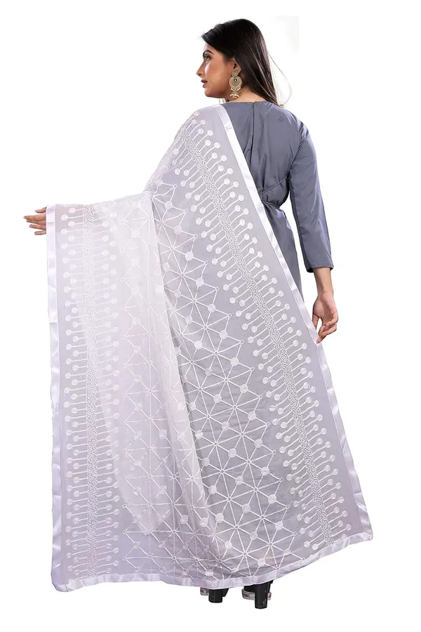 Miss_India_Women_Chiffon_Dupatta_With_Gold_Embroidery_Work