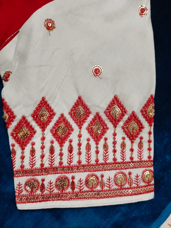 Red_White_Cotton_Embroidered_Heart_Back_Opening_Blouse_For_Women