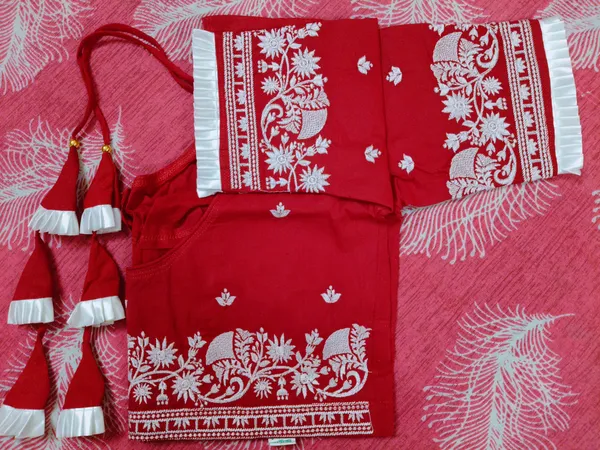Red_Cotton_Floral_Embroidered_Tie-Up_Choli_For_Women