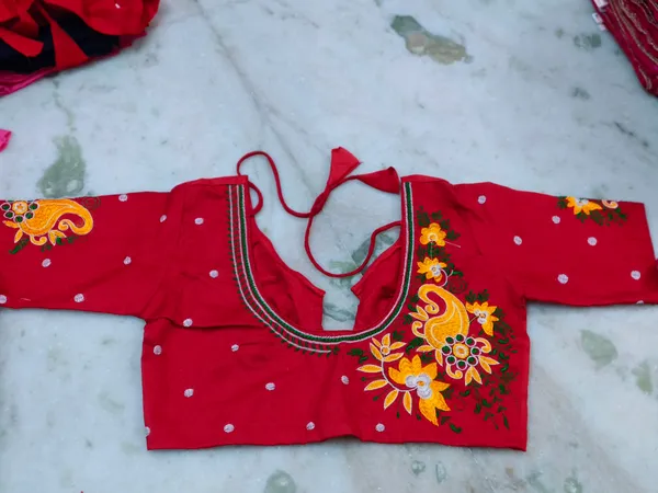 Red_Cotton_Floral_Embroidered_Saree_Blouse_For_Women