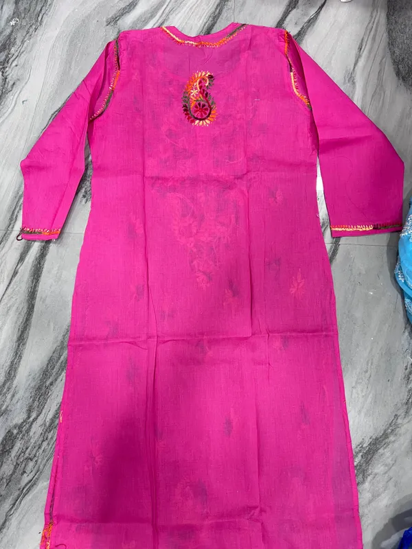 Pink_Cotton_Floral_Embroidered_Kurti_For_Women