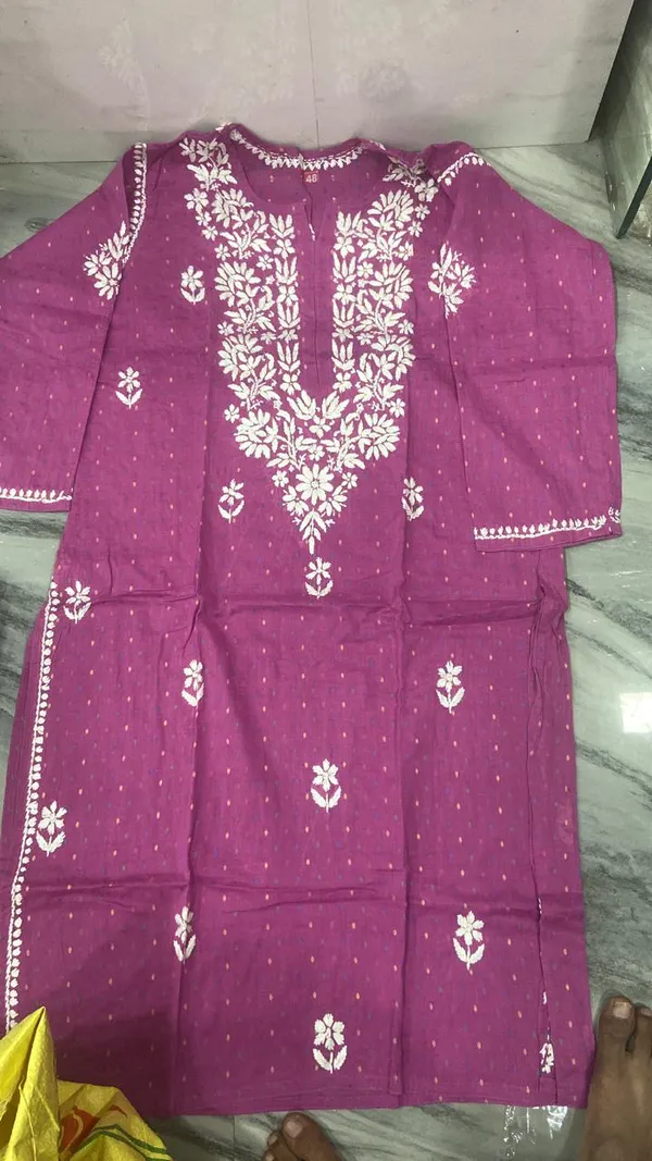 Magenta_Cotton_Floral_Embroidered_Kurta_Set_For_Women