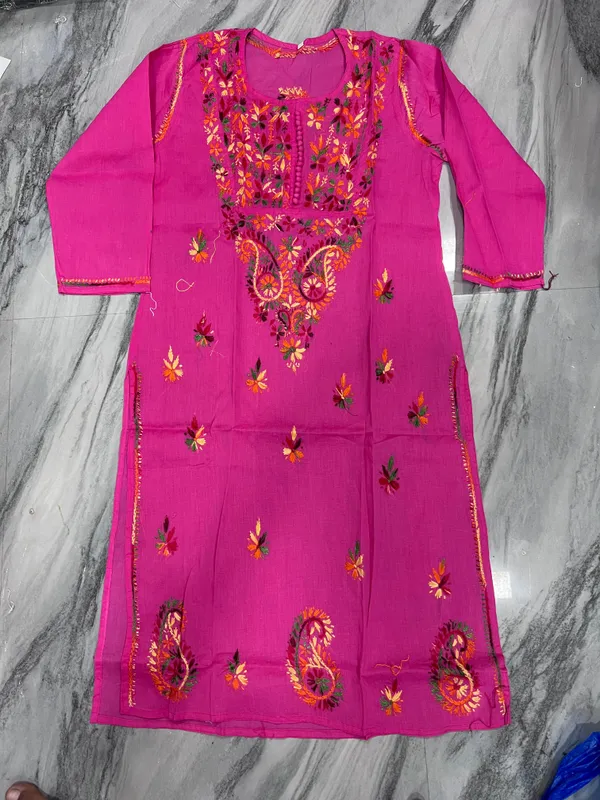 Pink_Cotton_Floral_Embroidered_Kurti_For_Women