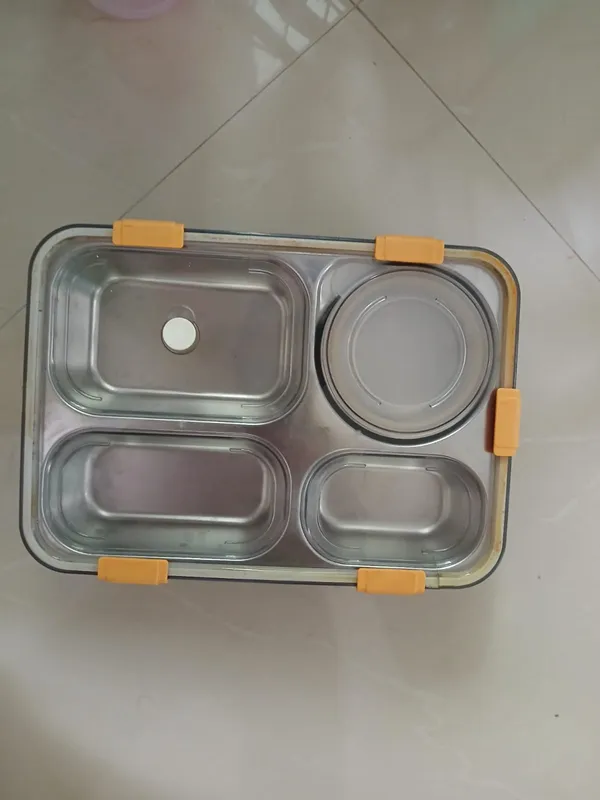 Stainless_Steel_Silver_3_Compartment_Leakproof_Lunch_Box