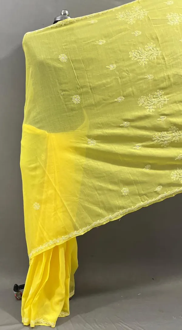 Yellow_Cotton_Lightweight_Fabric_With_Chikankari_Embroidery_Saree