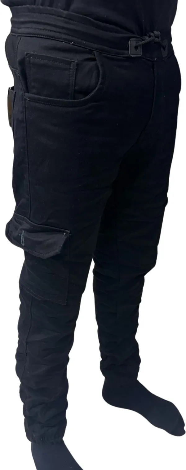 Black_Cotton_Blend_Jogger_Fit_Cargo_Pants_For_Men