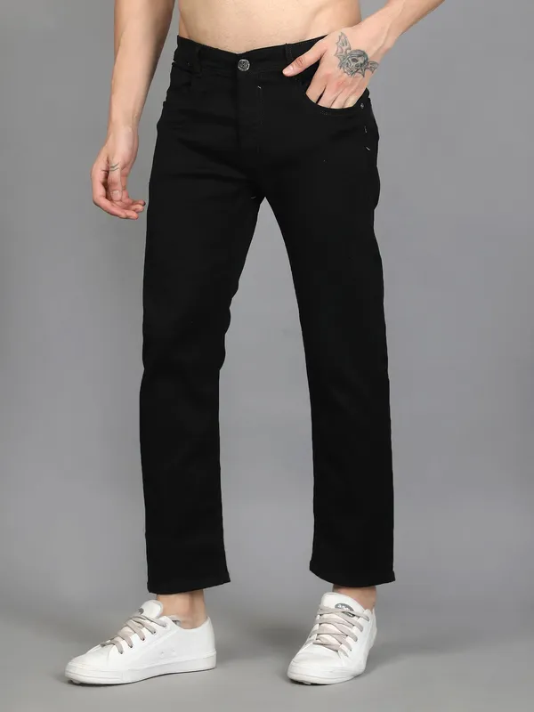 Black_Cotton_Blend_Regular_Fit_Denim_Jeans_For_Men