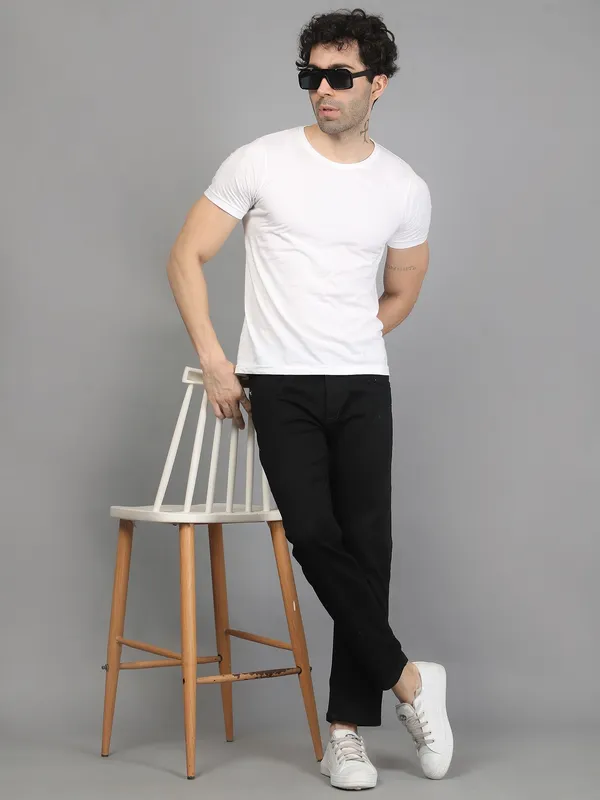 Black_Cotton_Blend_Regular_Fit_Denim_Jeans_For_Men