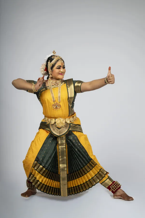 Yellow_Green_Silk_Blend_Bharatanatyam_Costume_Set_For_Women
