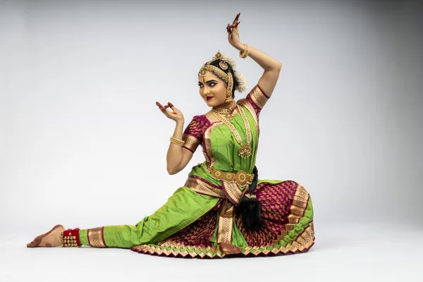 Green_Magenta_Silk_Blend_Bharatanatyam_Kuchipudi_Costume_For_Women
