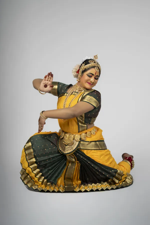 Yellow_Green_Silk_Blend_Bharatanatyam_Costume_Set_For_Women