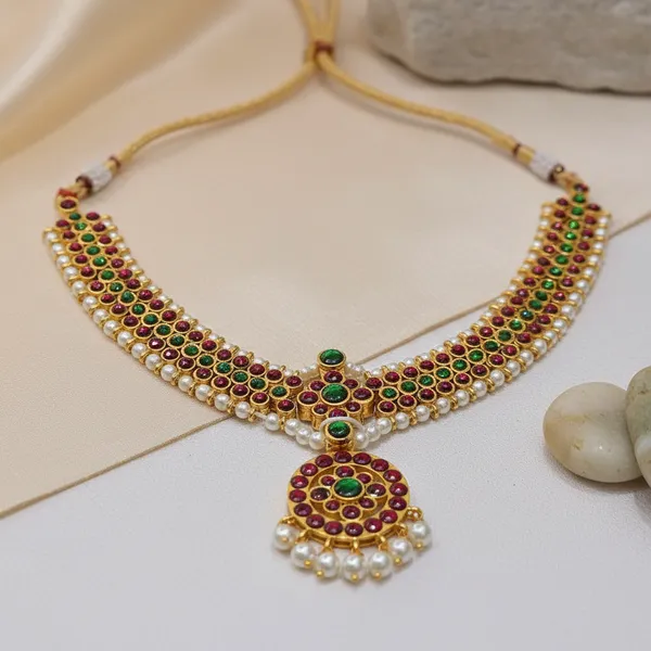 Gold_Alloy_Kemp_Stone_Temple_Short_Necklace_For_Women