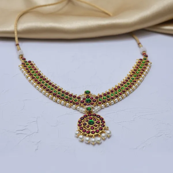 Gold_Alloy_Kemp_Stone_Temple_Short_Necklace_For_Women